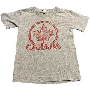 🍁 Kids T-Shirt with Canada Design